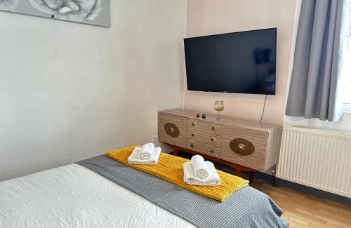 Shacklewell Apartment | Deluxe Studio in Stoke Newington
