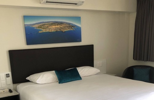 Emu Park Apartment | Deluxe Studio Unit 14
