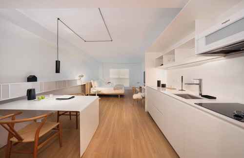 Bal Harbour Apartment | Deluxe Studio with King size bed, Kitchenette and beach service at Bal Harbour. Beach service included