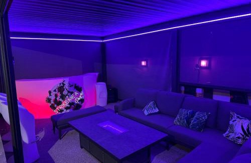 Portsmouth Apartment | Deluxe Studios with Spa included