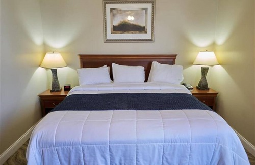 Fairhaven Hotel | Deluxe Suite Waterfront Views