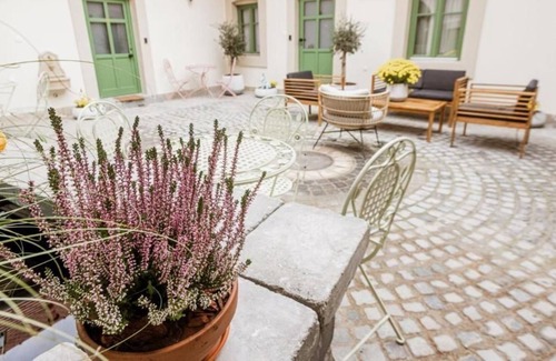 Szentendrei Apartment | Deluxe Suite with double bed - bathtub