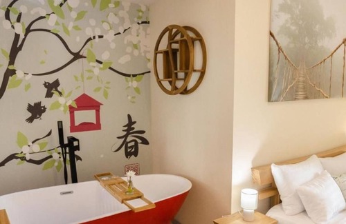 Szentendrei Apartment | Deluxe Suite with double bed - bathtub