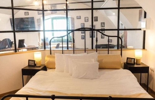 Szentendrei Apartment | Deluxe Suite with Hot Tub