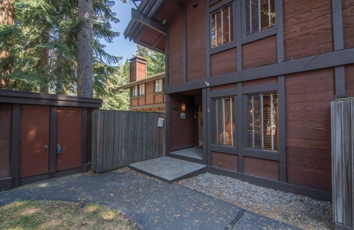 Tahoe Tavern Condo | Deluxe Tahoe Tavern 3 Bed/2 Bath Condo in Tahoe Tavern