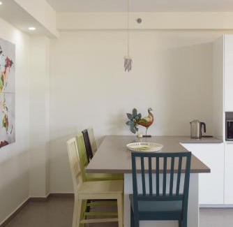 Holon Apartment | Deluxe & Terrace with City Overview by FeelHome