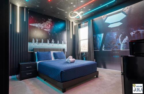 Kissimmee House | Deluxe themed private ROOMS - Ensuite Bath & Pool Access by Casa Da Jura