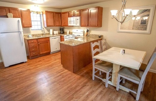 Mashpee House | Deluxe townhouse at the charming Sea Mist Resort Resort with swimming pool