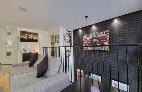 Weavers House | Deluxe Townhouse Zone 1 Brick Lane