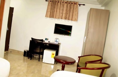 Obuasi Apartment | Deluxe Twin Room