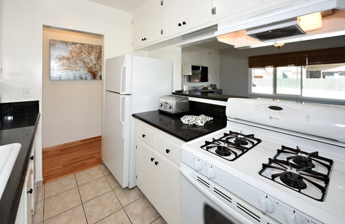 Mar Vista Apartment | Deluxe Upper unit in Mar Vista close to Beach