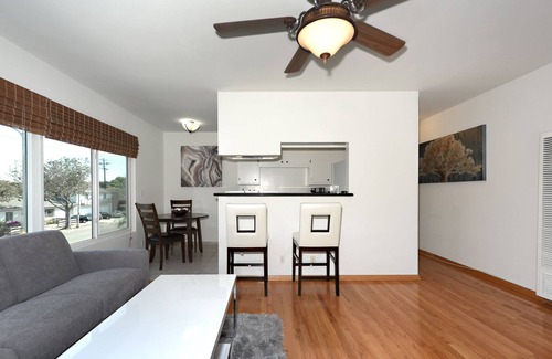 Mar Vista Apartment | Deluxe Upper unit in Mar Vista close to Beach