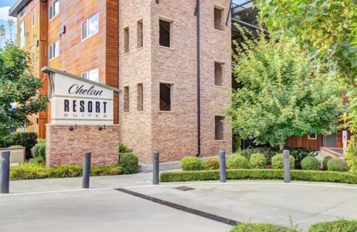 Chelan Condo | Deluxe View 2 Bedroom Chelan View Condo w/Extra Parking