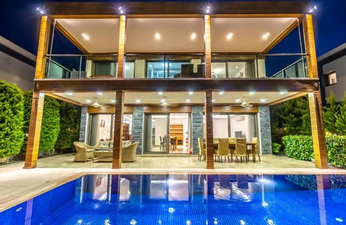 Bodrum City Center Villa | Deluxe Villa Emilie with Private Swimming Pool