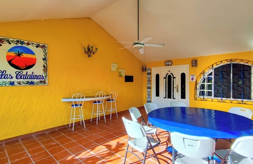 Playa Coronado House | Deluxe villa for 25 people, 3 bedrooms, 2 bathrooms, living room and terrace.