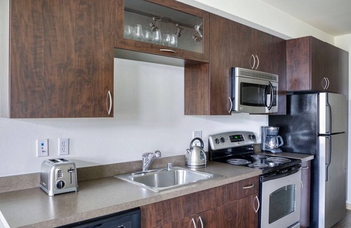 Wallingford Apartment | Deluxe Wallingford Jr 1BR w/BBQ, nr Dining & Shopping, by Blueground