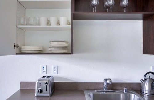 Wallingford Apartment | Deluxe Wallingford Jr 1BR w/BBQ, nr Dining & Shopping, by Blueground