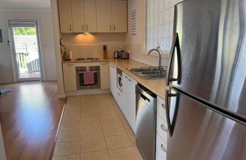 Port Huon Apartment | Deluxe waterfront retreat