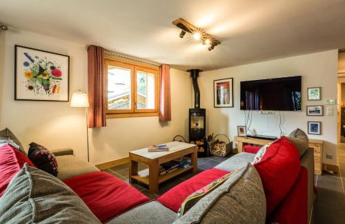 Les Houches Apartment | Delys - Renovated - Beside Park - Climbing wall - Hikes - Mont-Blanc views