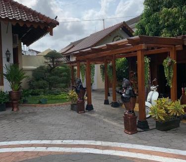 Yogyakarta House | Dem Ayem Heritage Guest House