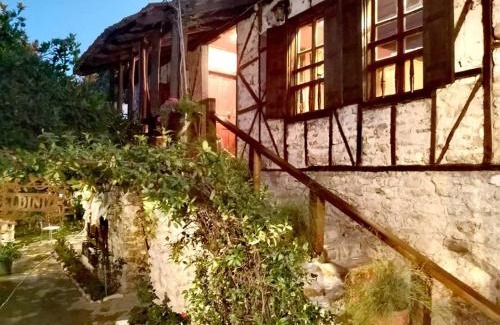 Konyaalti House | Demeter Rose Stonehouse Pansion