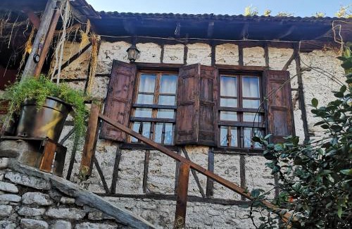 Konyaalti House | Demeter Rose Stonehouse Pansion