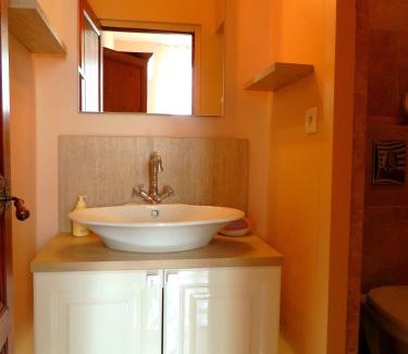 Blomac Villa | Demeure vigneronne de charme Pays CATHARE Carcassonne Jacuzzi