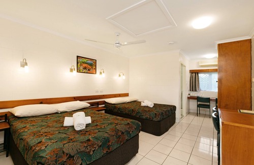 Mossman Hotel | Demi View Motel