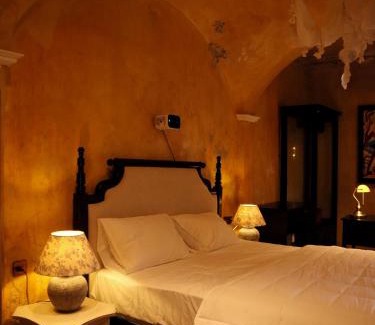 Van Mieu Hotel | DEMO Inn & Ine - Poetic Studio Stay
