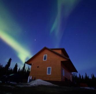 Healy House | Denali Wild Stay - Bear Cabin with Hot Tub and Free Wifi, Private, sleep 6