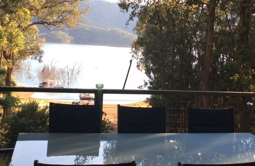 Taylor Bay House | "Denemere" at Lake Eildon Premium water front property.