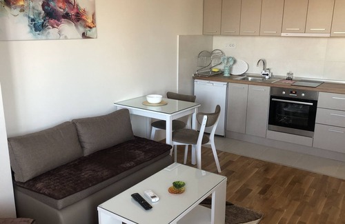 Kisela Voda Apartment | Denis inn 2 Skopje Centar apartments with private parking garage