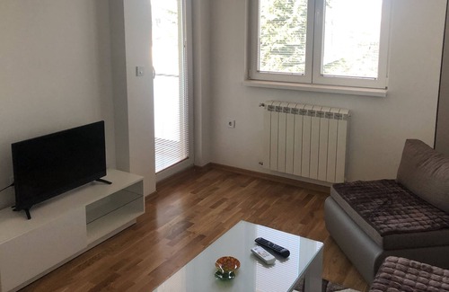 Kisela Voda Apartment | Denis inn 2 Skopje Centar apartments with private parking garage