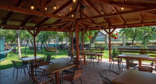 Tasnad House | Denisa & Rares