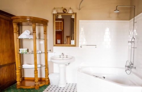 Rockhampton Hotel | Denison Boutique Hotel