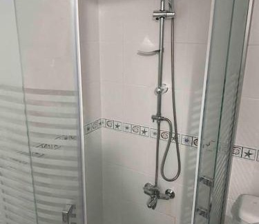 Kadnlar Denizi Mahallesi Villa | Deniz manzaralı, havuzlu ve Bahçeli triplex villa
