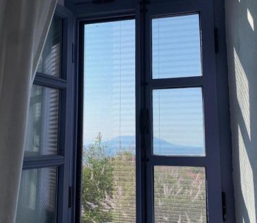 Gokceada House | Deniz Manzaralı, Müstakil Bahçeli Taş Ev