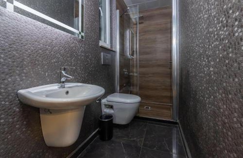 Eski Lara Apartment | Denize 200m şehir merkezi bahçe dubleks