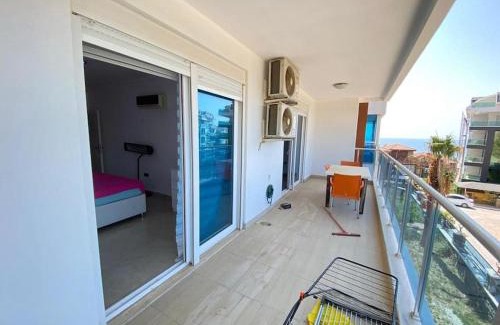 Kargicak Apartment | denize sıfır orman manzaralı 1+1