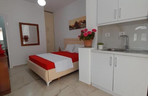 Qafe e Gjashtes House | Denni’s Home