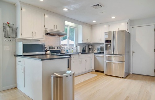 South Dennis House | Dennis Retreat: 4 Mi to Mayflower Beach!
