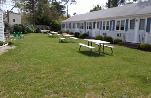 Dennis Port Apartment | Dennisport - Studio Condo w kitchenette - Walk to beach