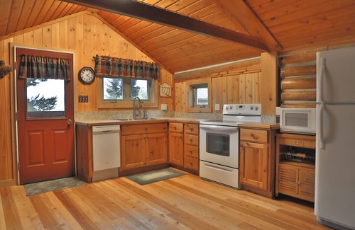 West Yellowstone Cabin | Denny Creek Cabin . Montana Hideaway