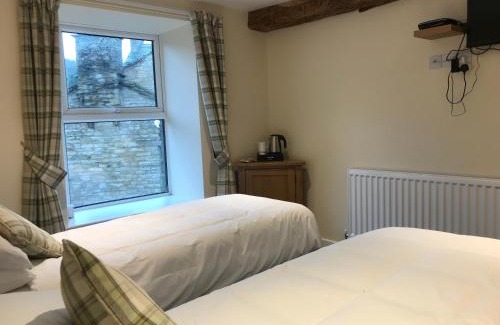 Dent Bed & Breakfast | Dent Stores B&B
