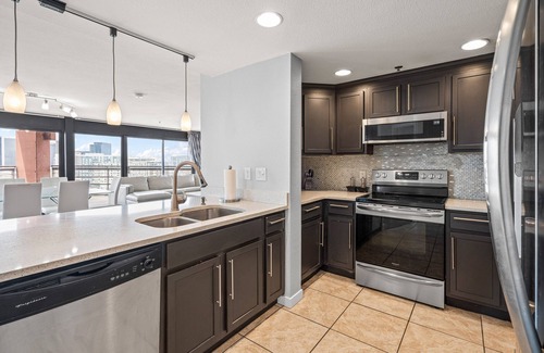 San Rafael Condo | Denver Highrise Condo with Amazing Views