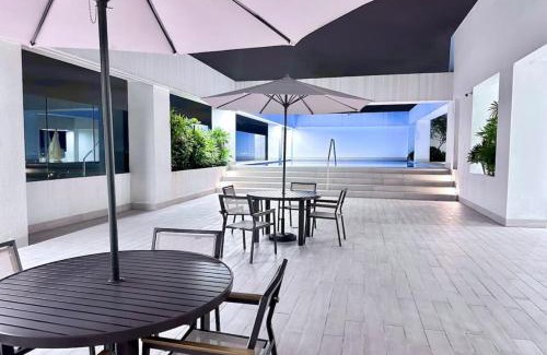 Pascuales Apartment | Dep Titanium 3hab Squash Piscina Gym Cine Ofi-Room