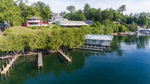 Lake George Hotel | Depe Dene Lakeside Resort