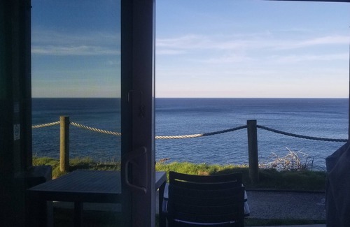 Depoe Bay Condo | Depoe Bay Condo! Right on the Ocean! Fantastic Views! (Nights 5, 6 &7 only $50)