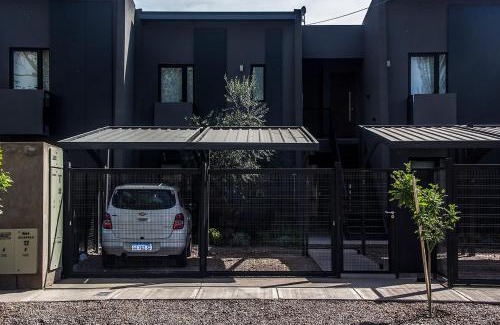 Maipu Apartment | Depto del Bosque, 4 personas, patio, cochera cubierta ,parrilla