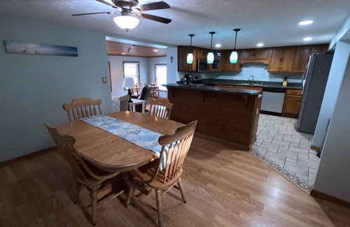 Sidney House | Derby Dreams lake house - private lake frontage!